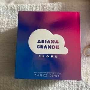 Ariana Grande cloud perfume